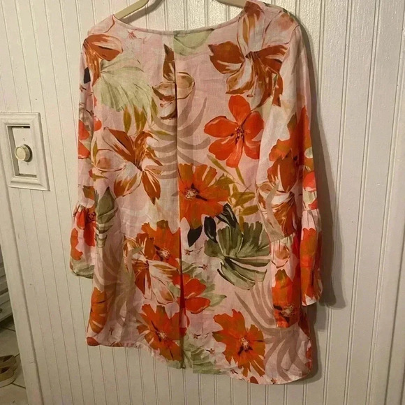 John Mark 100% linen bell sleeve top - Picture 3 of 6